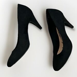 Women's Black Suede Heels Sz 7.5 American Rag Cie Pumps
